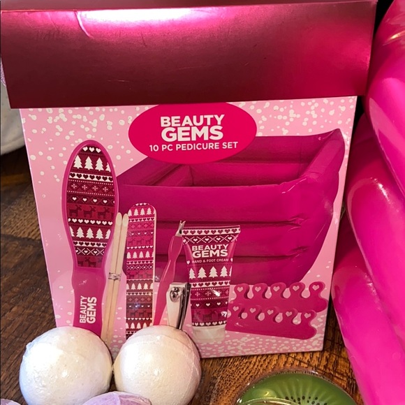 10 PC Pedicure Set w/ Bath Bombs - Picture 2 of 5